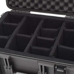 Transport cases with dividers